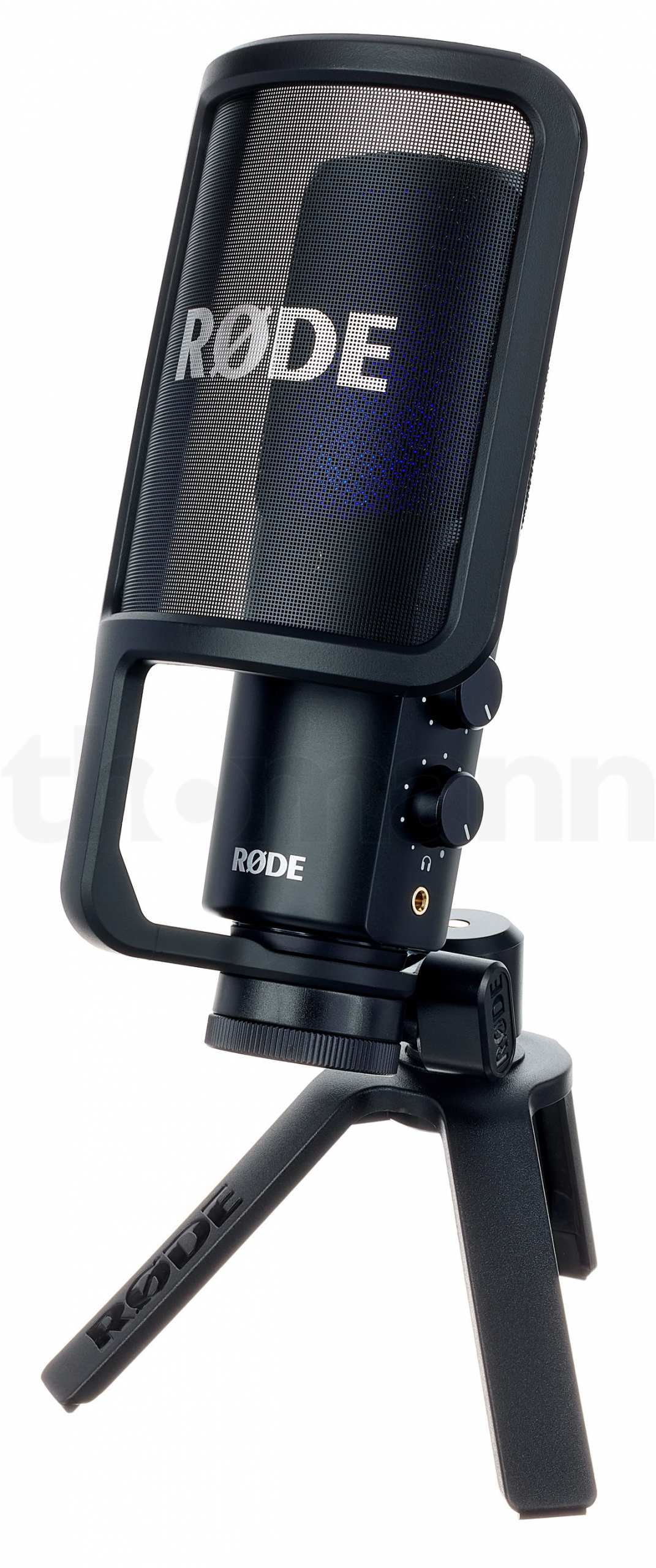 Une photo d'un microphone NT-USB+ avec son trépied